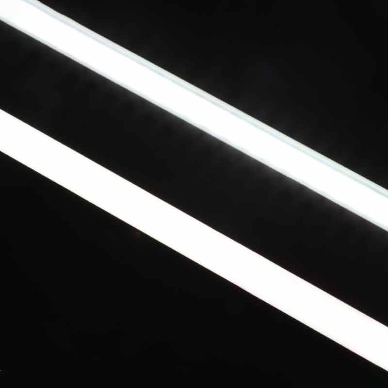 Luz lineal LED versátil Cosmo